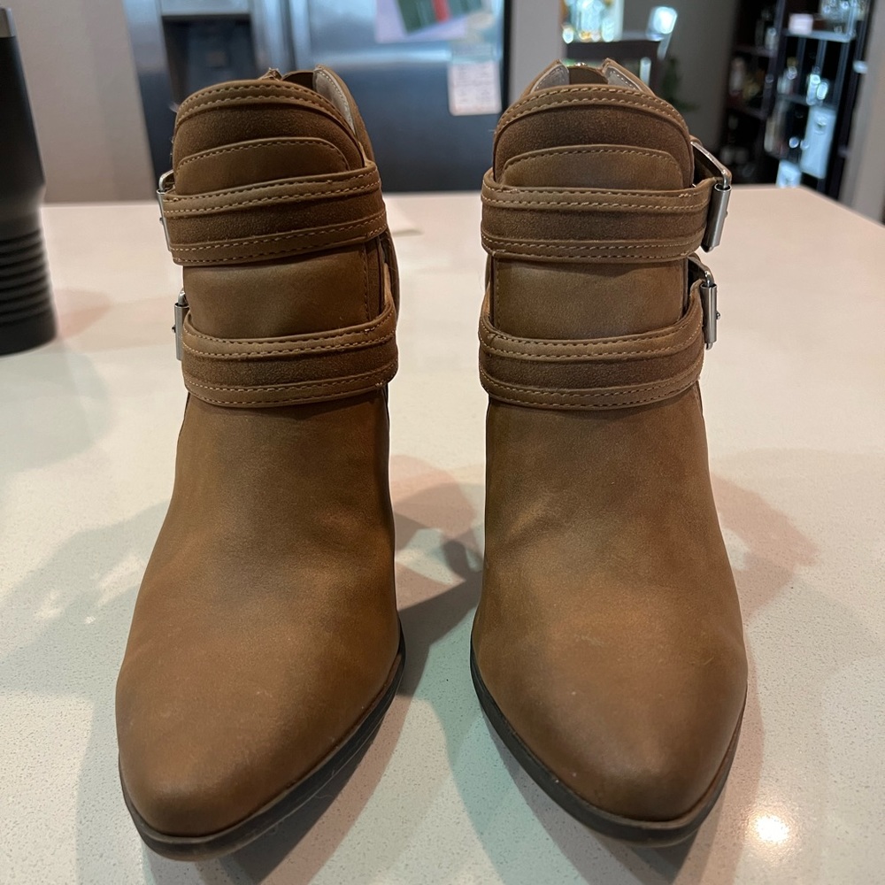 Size 7.5 Booties - Picture 3 of 4
